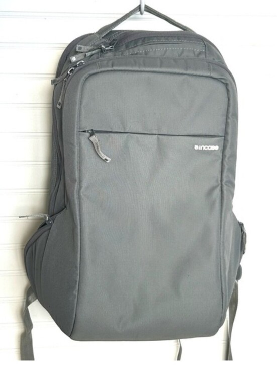Incase ICON Backpack – Large Tech Backpack Laptop Tablet Phone pockets Gray main image 8